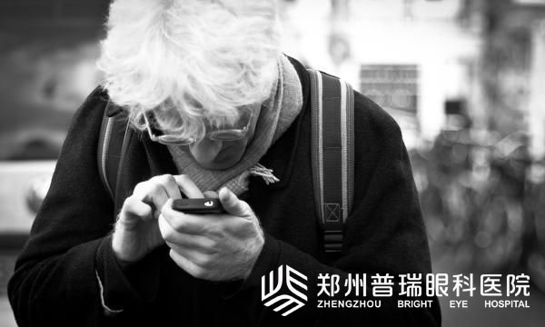 高度近視可以嗎？V4C-ICL助您擺脫眼鏡束縛！